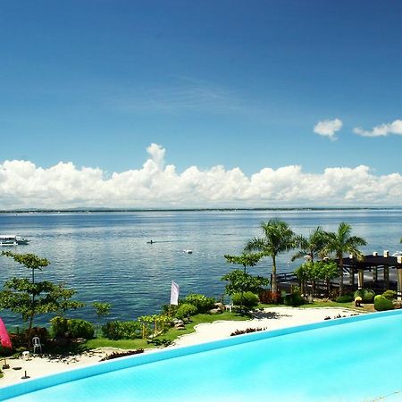 La Mirada Residence , Large 1 Bedroom Condo, Beaches , 3 Pools, Ocean Views, Fast Wifi, Netflix, Breakfast Included Lapu-Lapu City Quarto foto