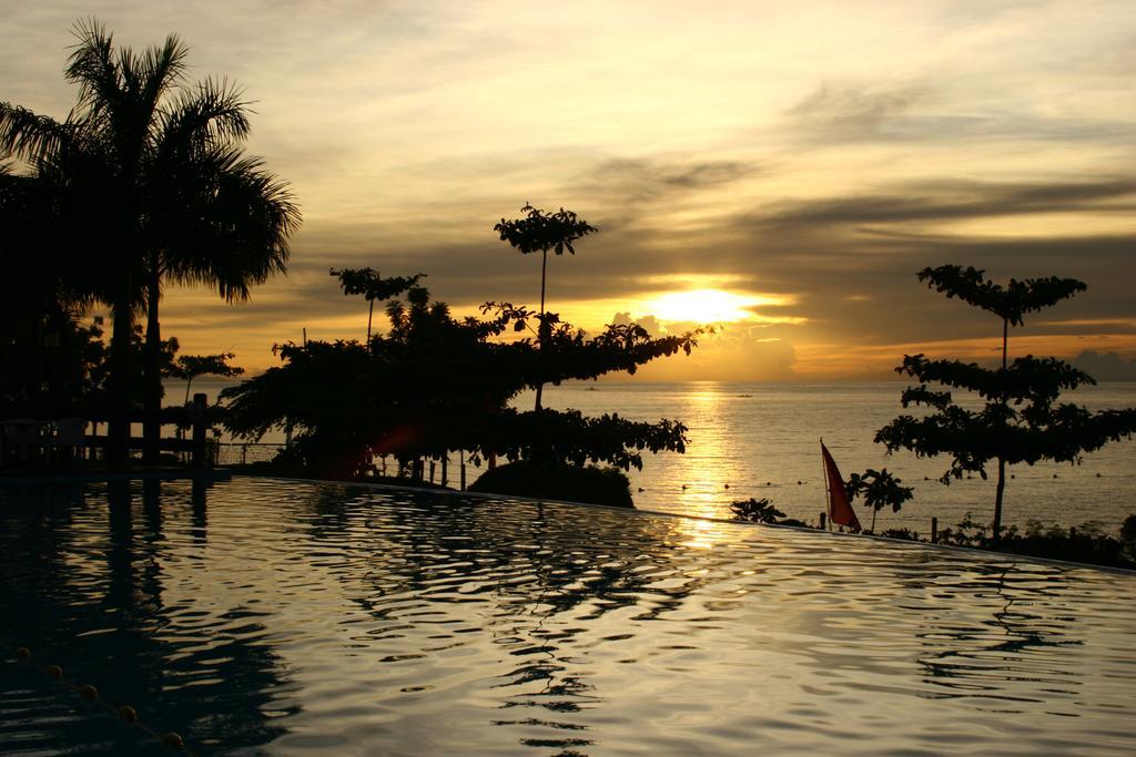 La Mirada Residence , Large 1 Bedroom Condo, Beaches , 3 Pools, Ocean Views, Fast Wifi, Netflix, Breakfast Included Lapu-Lapu City Exterior foto