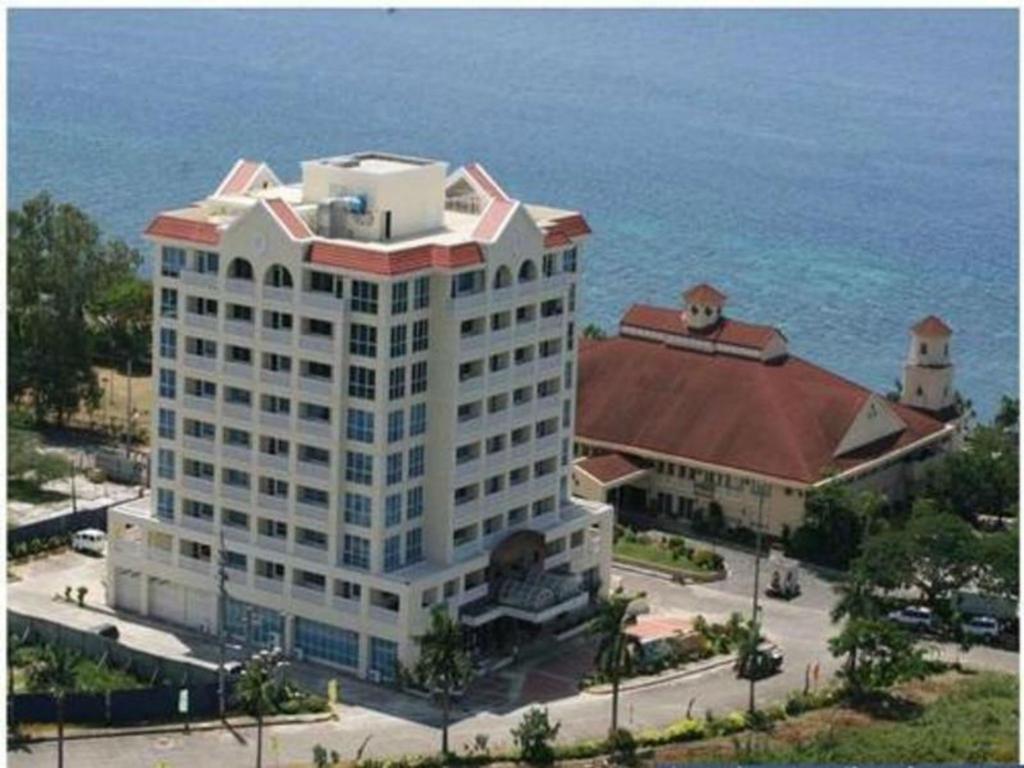 La Mirada Residence , Large 1 Bedroom Condo, Beaches , 3 Pools, Ocean Views, Fast Wifi, Netflix, Breakfast Included Lapu-Lapu City Quarto foto